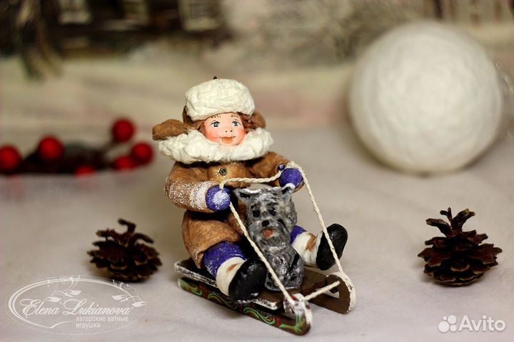 Ватная, елочная игрушка Мальчик на санках