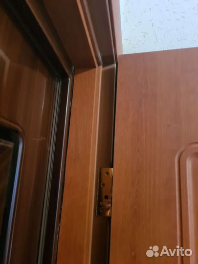 Дверь деревянная бу