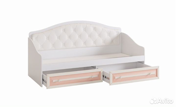 Кровать для принцессы с мягкой спинкой