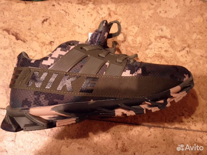 Кроссовки зимние