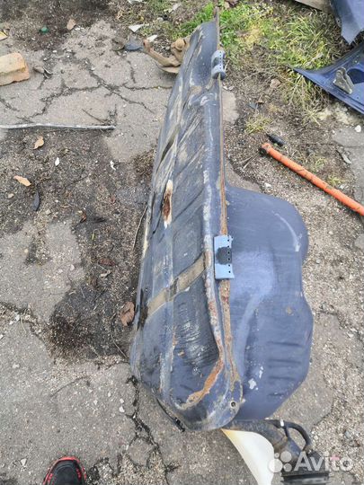 Бензобак BMW E32 бмв е32