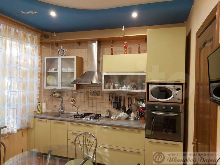 4-к. квартира, 97 м², 1/4 эт.