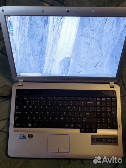 Ноутбук samsung R530