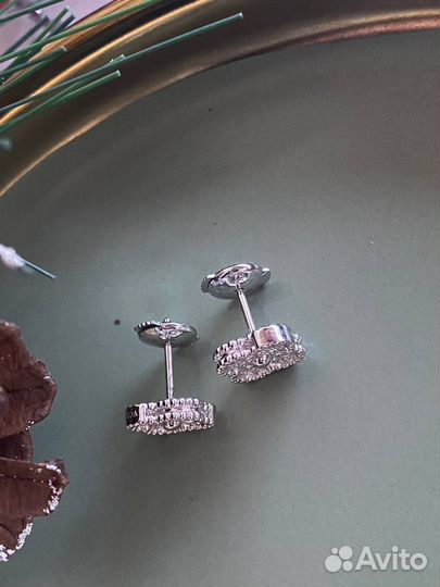 Серьги пусеты van cleef