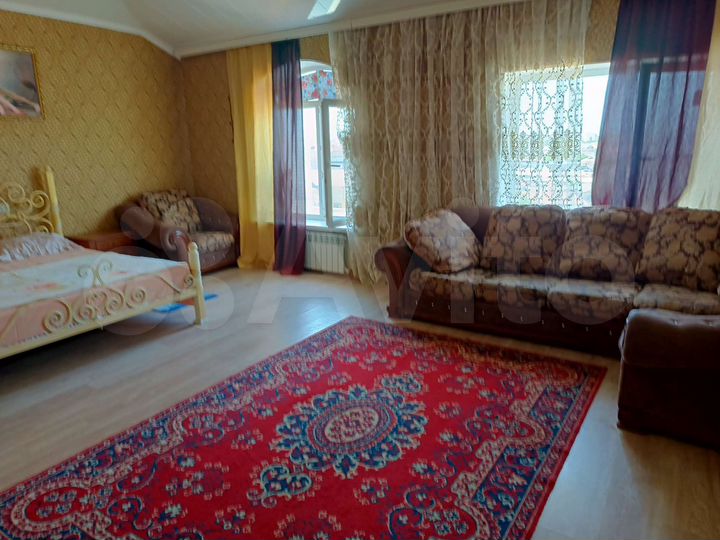 2-к. квартира, 70 м², 2/6 эт.