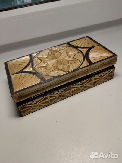 Купюрница резная