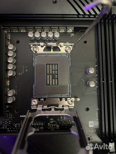 Материнская плата Z690 Tomahawk WiFi