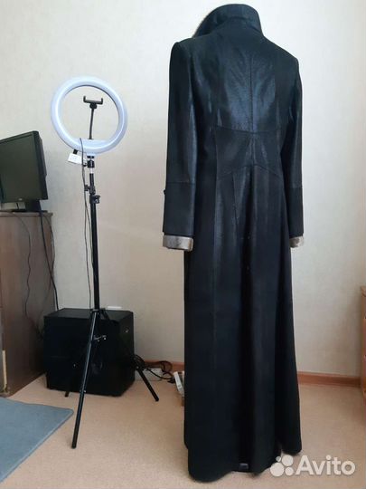 Кожаный тренч с мехом,новый,Италия