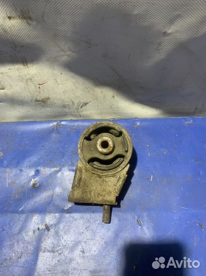 Подушка двигателя передняя mazda 626 GD