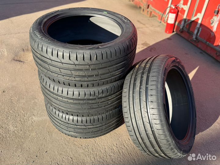 Ikon Tyres Autograph Ultra 2 235/40 R19