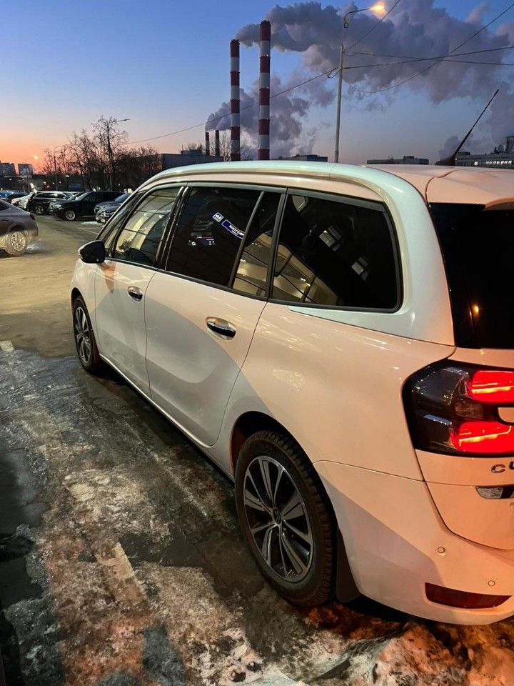 Citroen C4 Picasso: фото владельца