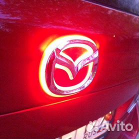 Автомобильный логотип Toyota 13*9см. светящаяся подкладка, белый