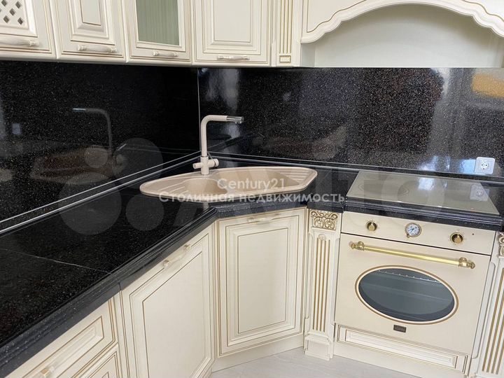 3-к. квартира, 85 м², 21/25 эт.