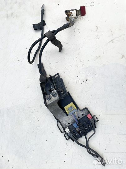 Блок предохранителей акб Peugeot 308