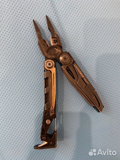 Мультитул leatherman MUT
