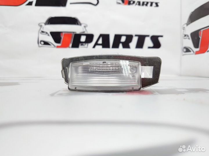 Фонарь подсветки номера Mitsubishi Outlander II (2
