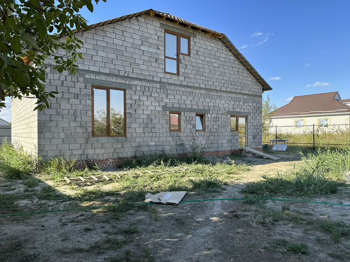 Дом 196 м² на участке 12 сот.