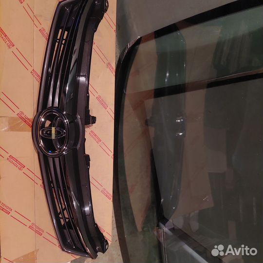 Решетка радиатора на toyota camry 50