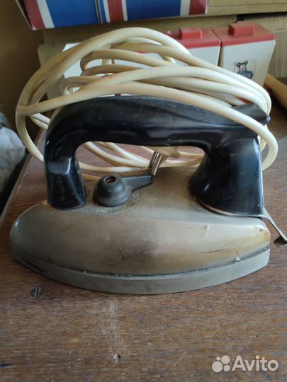 Утюг старинный электрический тяжёлый (1959г.)