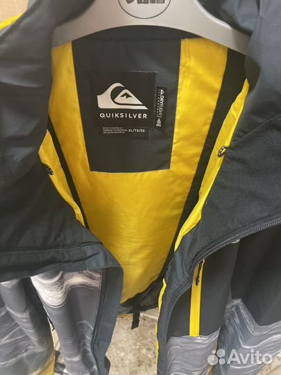 Сноубордическая куртка мужская