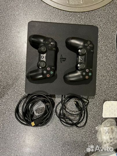 Sony playstation 4 slim, 1tb, два джойстика