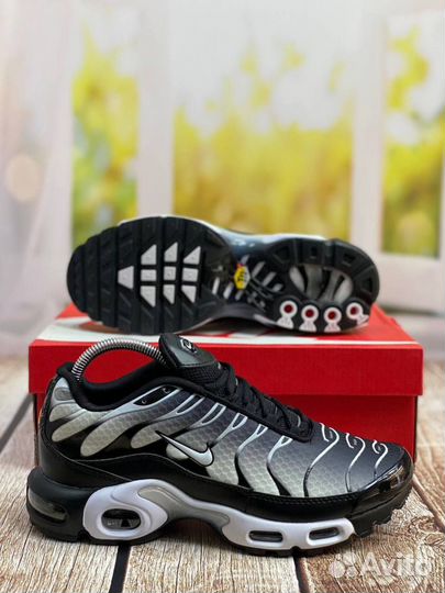 Кроссовки мужские nike air max tn plus