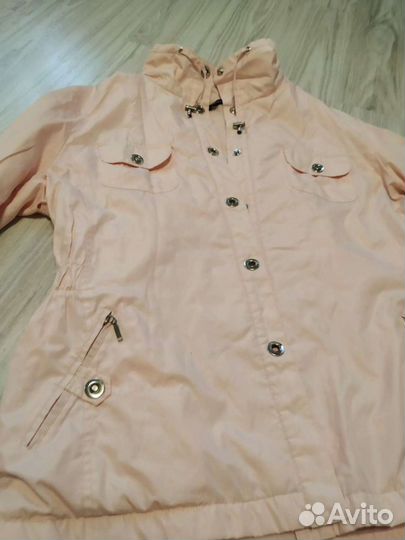 Ветровка женская