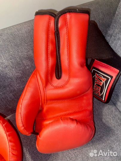 Боксерские перчатки