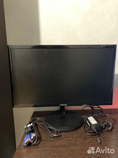 Монитор Samsung 22