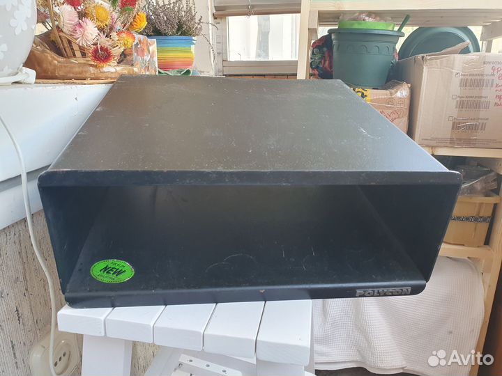 Полка на кронштейне