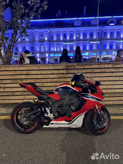 Honda CBR1000RR FireBlade