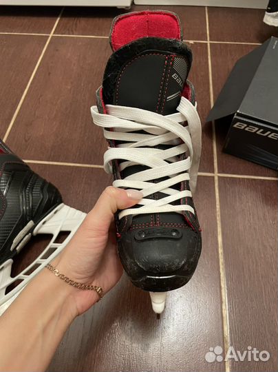 Хоккейные коньки bauer