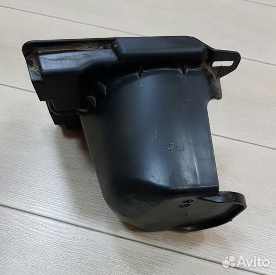 Кожух туманки правый Lexus 570 / 5214960100