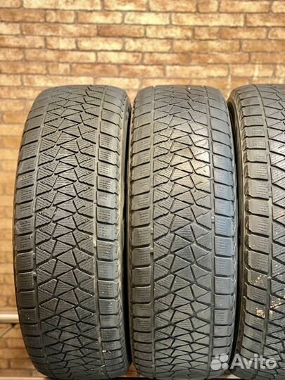 Bridgestone Blizzak DM-V2 225/70 R16