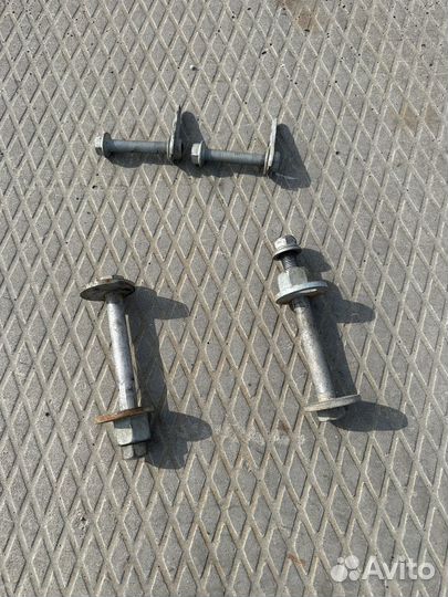 Болт крепления переднего рычага dodge ram 5gen