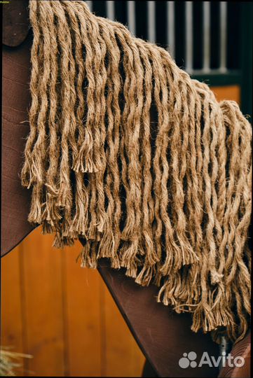 Лошадка деревянная. Ландшафтный интерьер