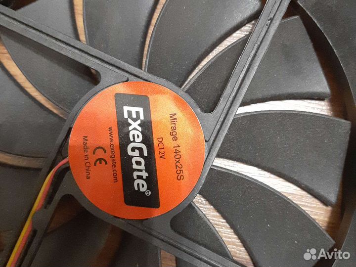 Набор 140мм 3-pin кулеров/вентиляторов для корпуса