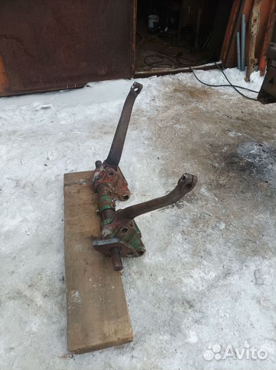 Верхний вал навески хтз. Т 150к. под два г/ц