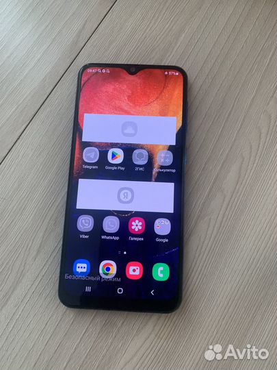 Samsung Galaxy A50, 4/64 ГБ