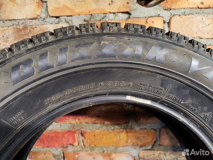 Bridgestone Blizzak VRX 215/65 R16 98