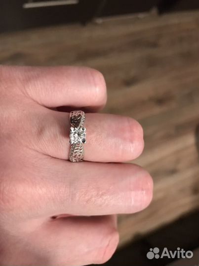 Серебряное кольцо 17 р