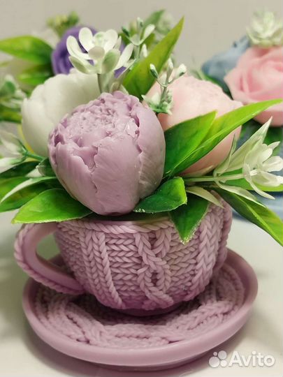 Розы в чашке