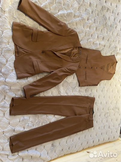 Классический мужской костюм-тройка