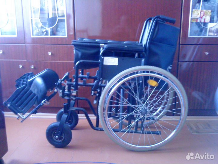 Кресло-коляска инвалидная