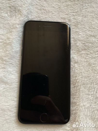 Телефон iPhone 7