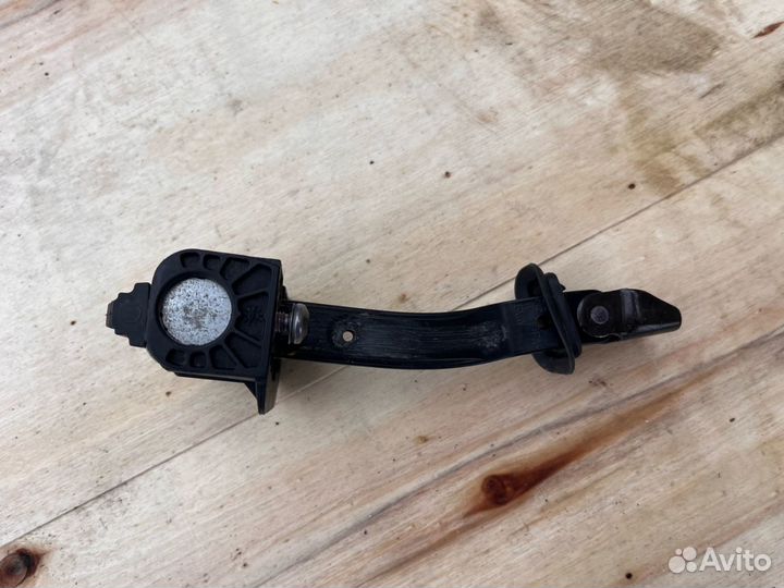 Ограничитель открывания двери передней BMW X5 F15