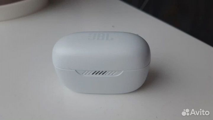 Беспроводные наушники JBL