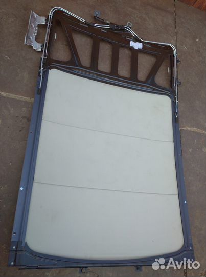 Люк панорамы Nissan Qashqai J10