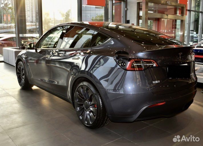 Tesla Model Y AT, 2023, 66 км