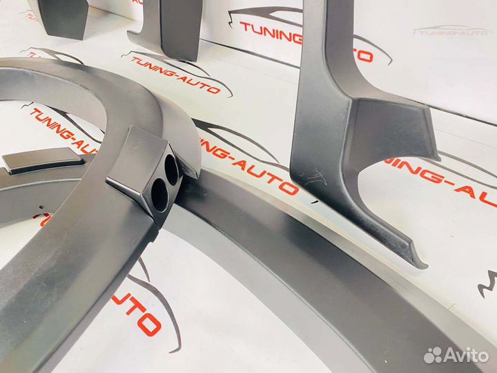 Фендера Toyota Land Cruiser 200 wald с 2016 Q8110